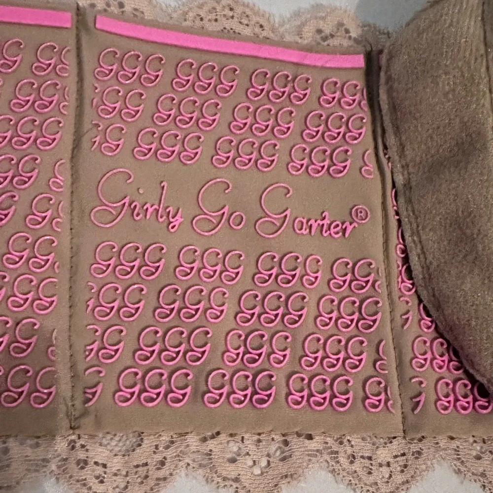 COPY - Girly Go Garter thigh pouch to hide your phone and money size L - Picture 7 of 8